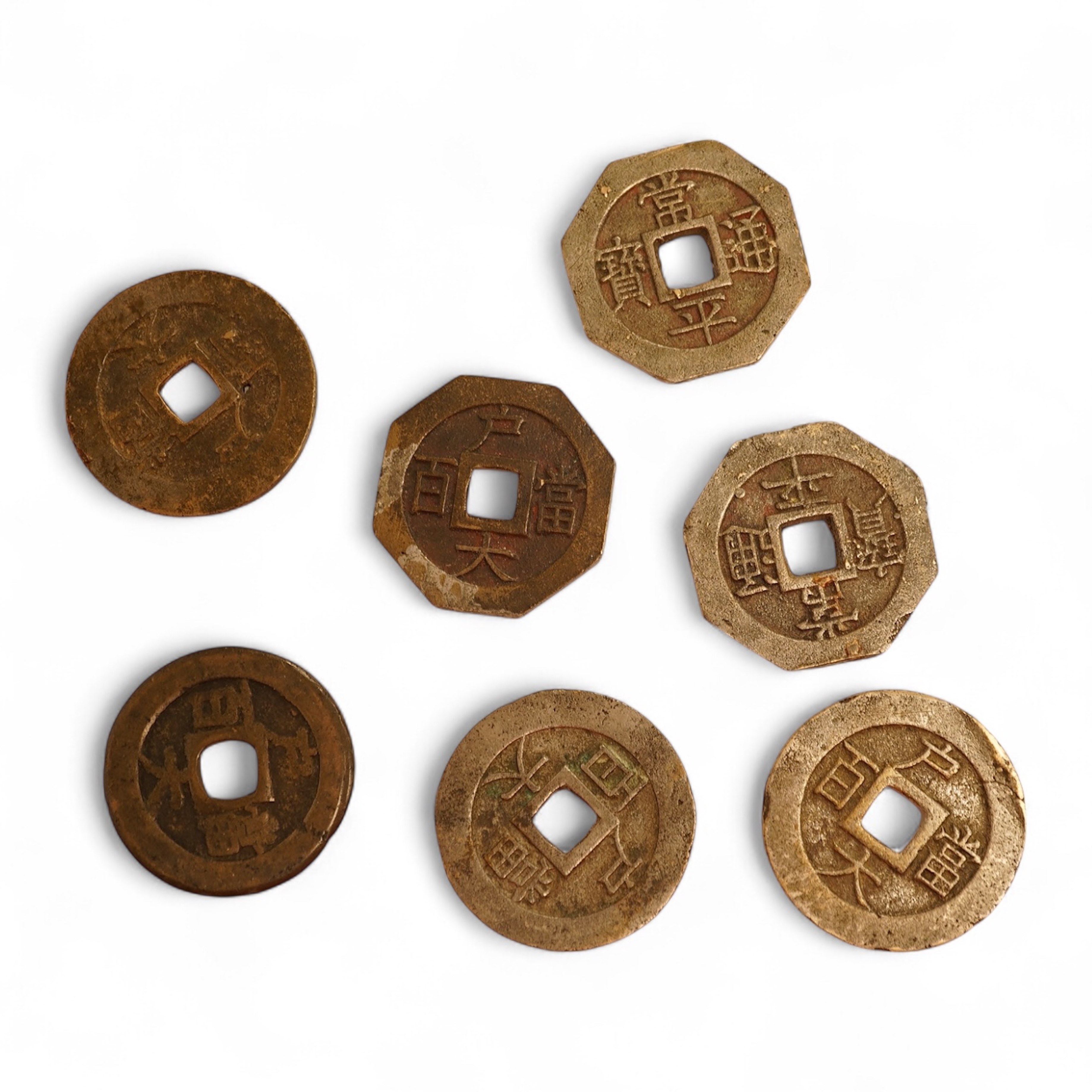 Korea coins, Yi Hyong (1864-1897) seven AE 100 mun coins, three clipped to octagonal